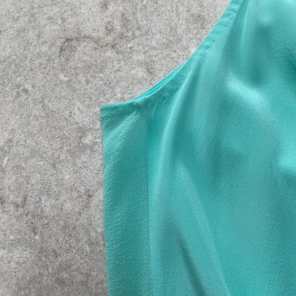 Aritzia Wilfred 100% Silk Sleeveless Blouse - Picture 5 of 10